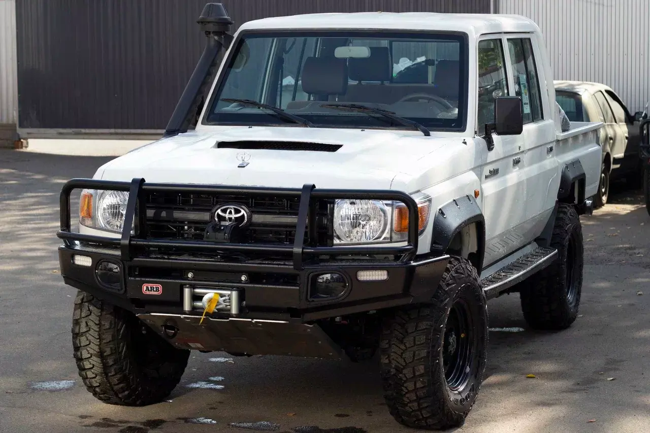 Расширители колесных арок (вынос 65 мм) Toyota Land Cruiser 79 2007- шагрень