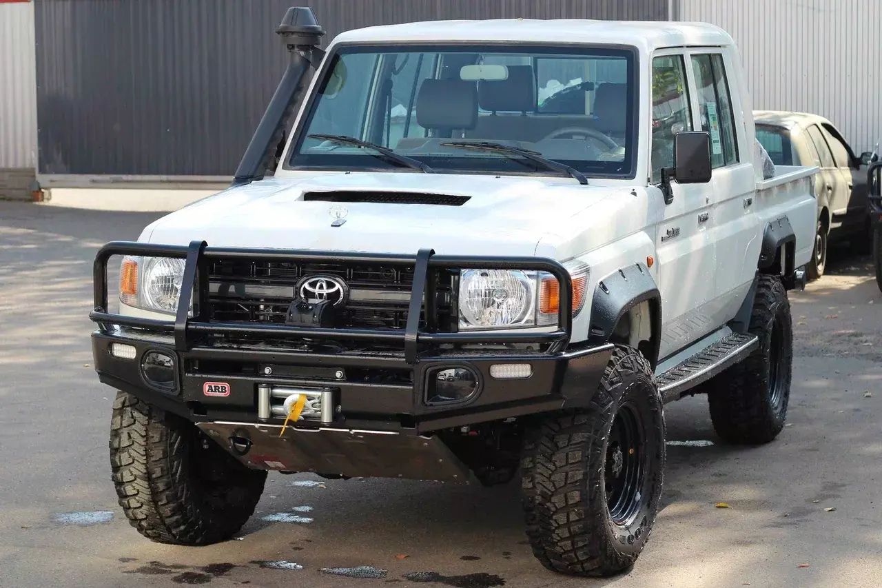 Расширители колесных арок (вынос 65 мм) Toyota Land Cruiser 79 2007- шагрень