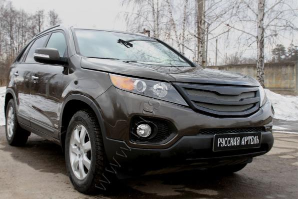 Решётка радиатора с сеткой металлик KIA Sorento R 2010-2013 глянец (под покраску)