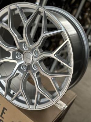 Комплект дисков Vossen HF-2 R18 8j et+40 5*114.3